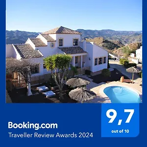Rosada - Luxurious 3-bedroom With Garden And Pool Cantoria